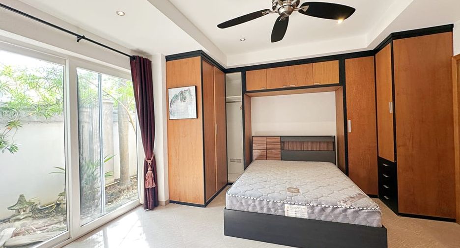 Villa en alquiler de 3 habitaciones en Bang Lamung, Chonburi