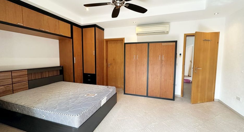 Villa en alquiler de 3 habitaciones en Bang Lamung, Chonburi
