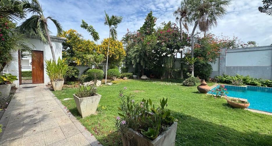 Villa en alquiler de 3 habitaciones en Bang Lamung, Chonburi