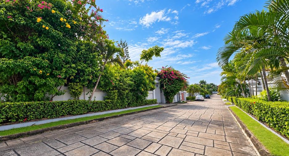 Villa en alquiler de 3 habitaciones en Bang Lamung, Chonburi