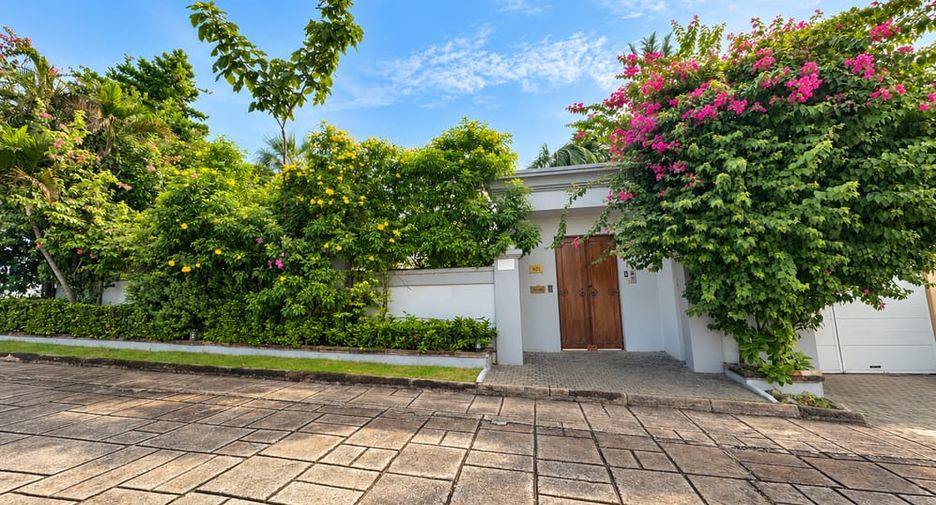 Villa en alquiler de 3 habitaciones en Bang Lamung, Chonburi