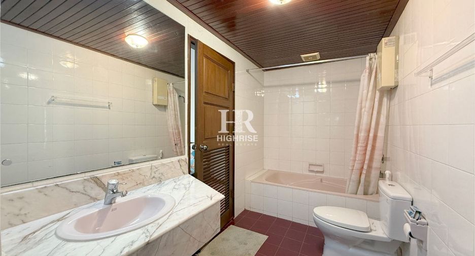 For sale 3 bedrooms condo in Bang Lamung, Chonburi