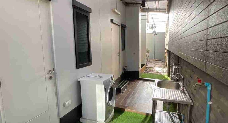 For sale 4 bedrooms house in Lam Luk Ka, Pathum Thani