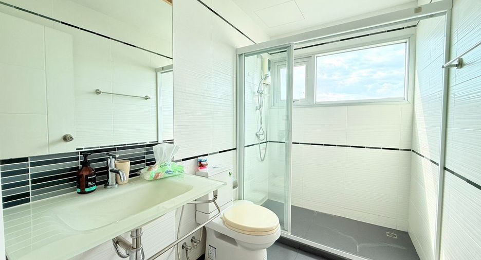 For rent 2 bedrooms condo in Bang Lamung, Chonburi