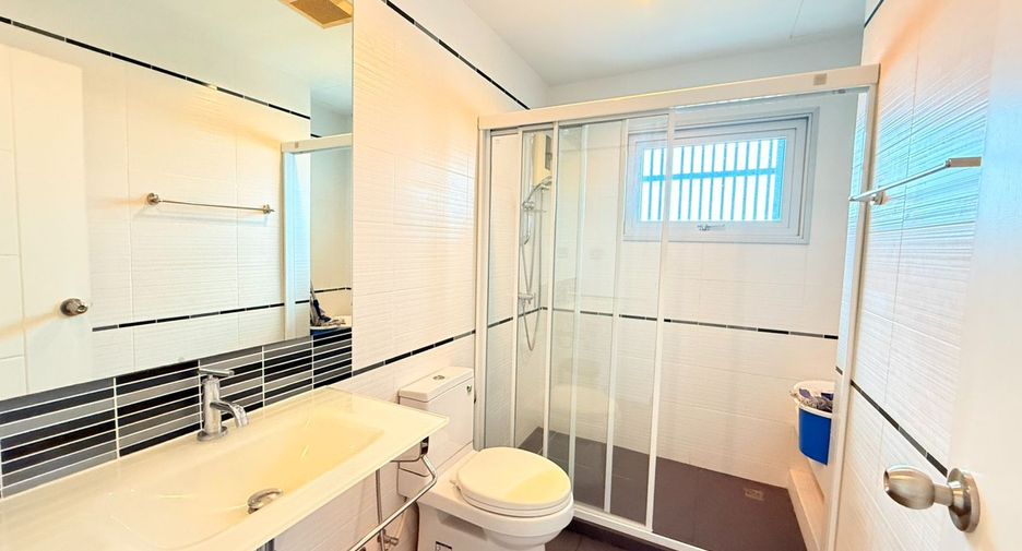 For rent 2 bedrooms condo in Bang Lamung, Chonburi