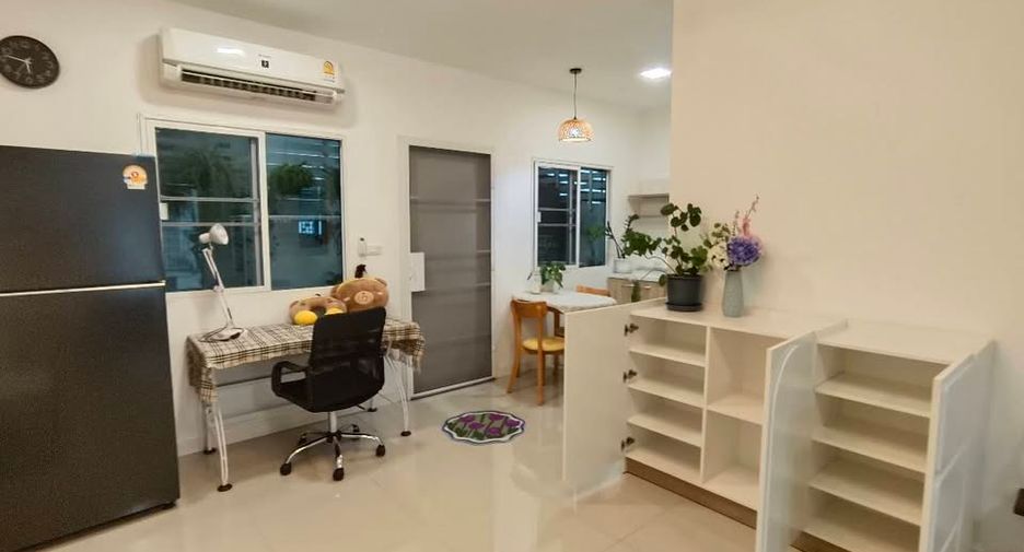 For rent 3 ベッドルーム townhouse in Mueang Chiang Mai, Chiang Mai