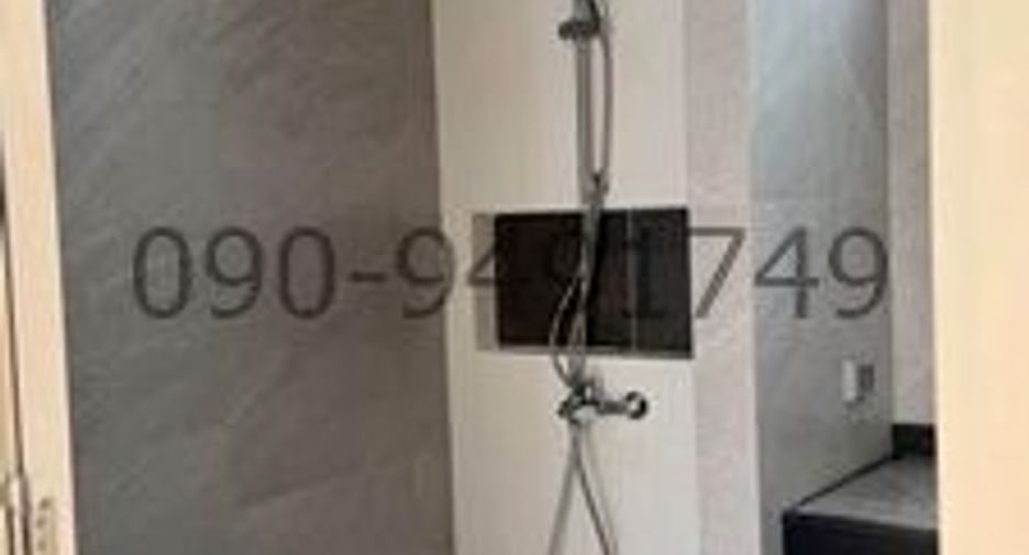 For rent 3 bedrooms townhouse in Phra Khanong, Bangkok
