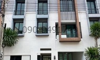 À louer 3 chambres maison de ville à Pak Kret, Nonthaburi