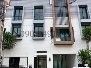 À louer 3 chambres maison de ville à Pak Kret, Nonthaburi