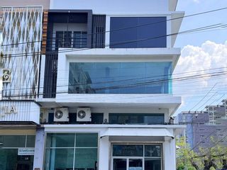 Аренда 3 спальни торговое помещение в Mueang Chiang Mai, Чианг Маи