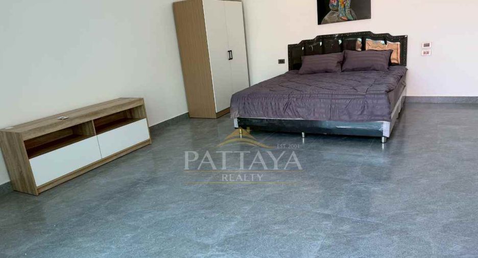 For rent and for sale 6 bedrooms house in Bang Lamung, Chonburi
