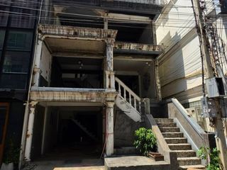 Аренда 4 спальни торговое помещение в Mueang Chiang Mai, Чианг Маи