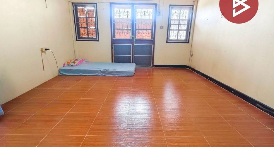 For sale 2 bedrooms townhouse in Krathum Baen, Samut Sakhon