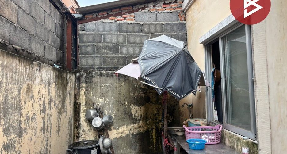 For sale 3 bedrooms townhouse in Phra Samut Chedi, Samut Prakan