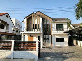 Casa en alquiler de 4 habitaciones en Bang Khae, Bangkok