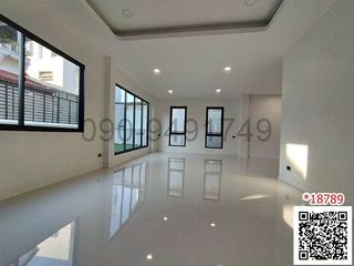 Casa en alquiler de 4 habitaciones en Bang Khae, Bangkok