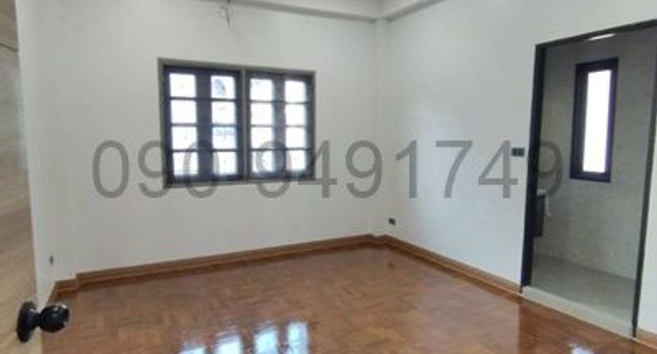 Casa en alquiler de 4 habitaciones en Bang Khae, Bangkok