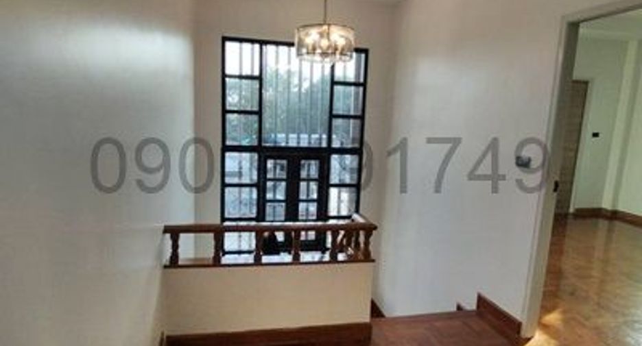 Casa en alquiler de 4 habitaciones en Bang Khae, Bangkok
