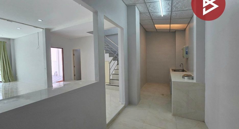 Reihenhaus zum Kauf mit 3 Zimmer in Phra Samut Chedi, Samut Prakan