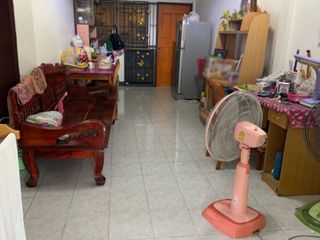 Casa adosada en venta de 2 habitaciones en Pluak Daeng, Rayong