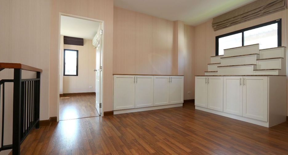 For sale 4 bedrooms house in Doi Saket, Chiang Mai