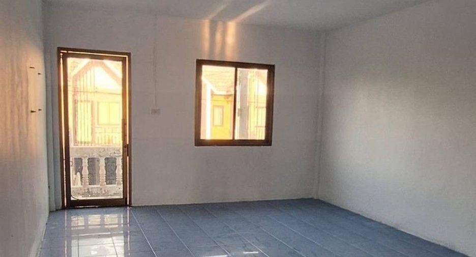 For sale 2 bedrooms townhouse in Mueang Nakhon Si Thammarat, Nakhon Si Thammarat