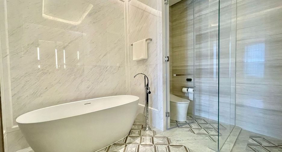 For rent 2 bedrooms condo in Sathon, Bangkok