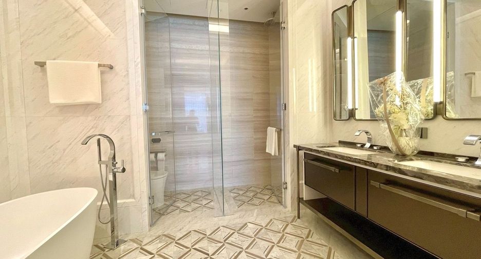 For rent 2 bedrooms condo in Sathon, Bangkok