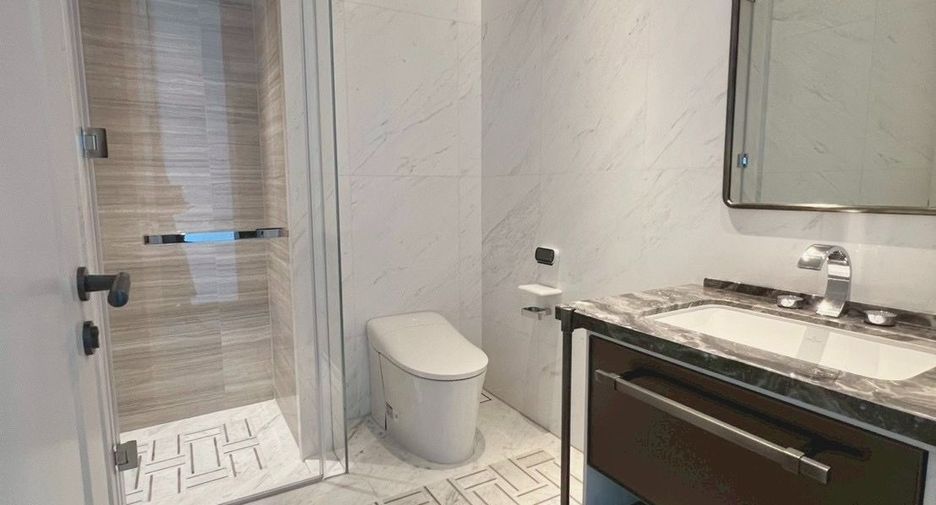 For rent 3 bedrooms condo in Sathon, Bangkok