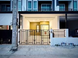Reihenhaus zur Miete mit 2 Zimmer in Bang Lamung, Chonburi