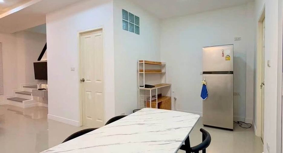 Reihenhaus zur Miete mit 2 Zimmer in Bang Lamung, Chonburi