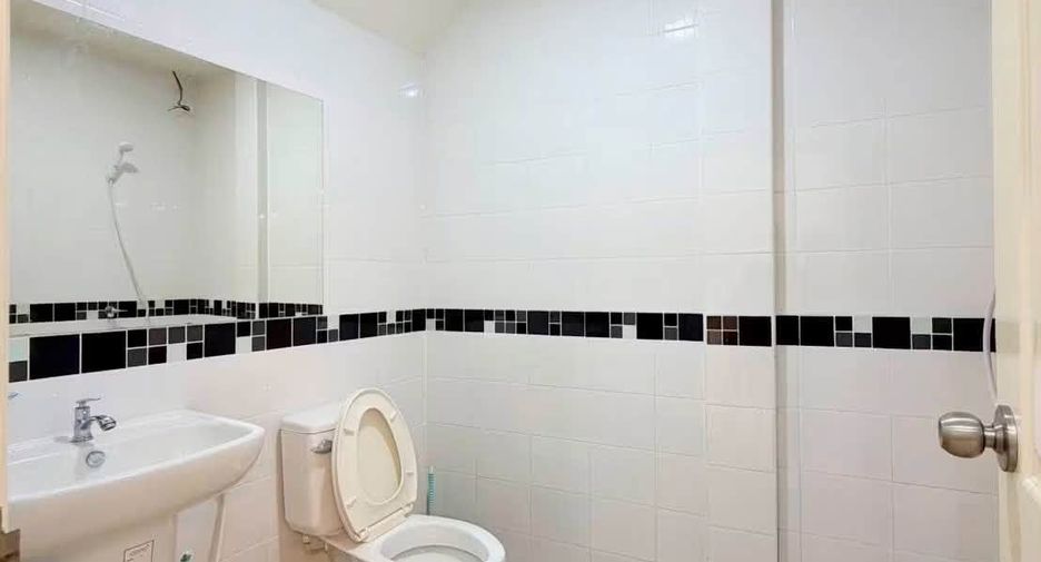 Reihenhaus zur Miete mit 2 Zimmer in Bang Lamung, Chonburi