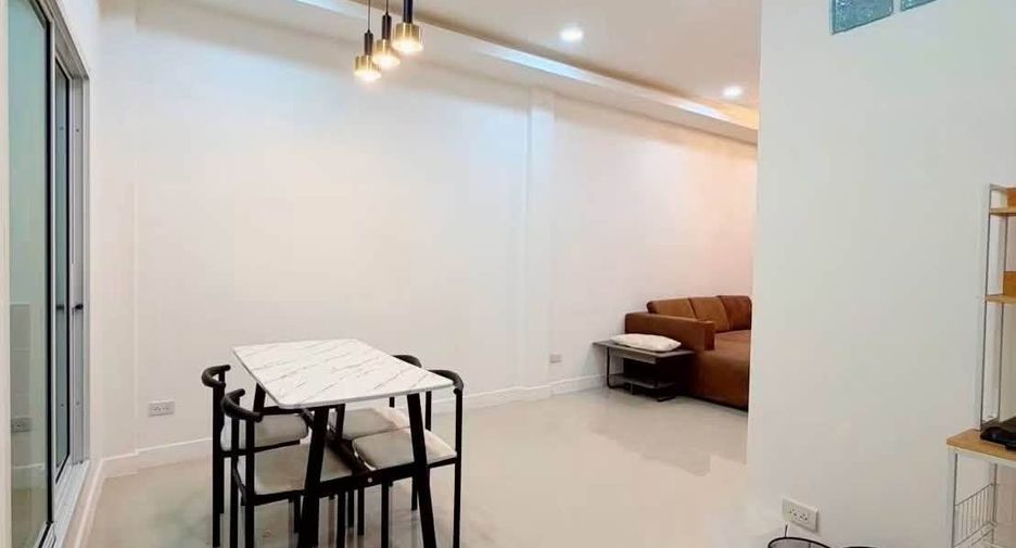 Reihenhaus zur Miete mit 2 Zimmer in Bang Lamung, Chonburi