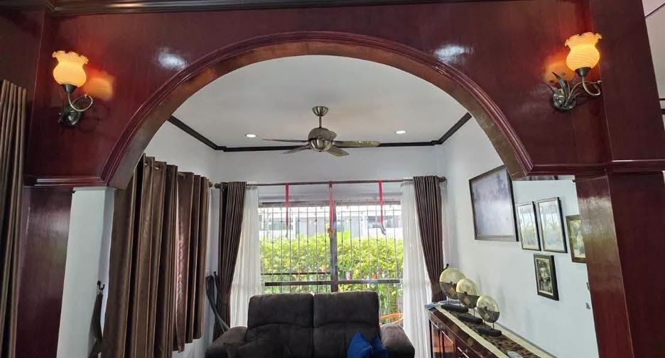 Villa zum Kauf mit 2 Zimmer in Bang Saray, Pattaya
