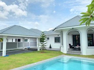 Villa zum Kauf mit 4 Zimmer in Bang Lamung, Chonburi