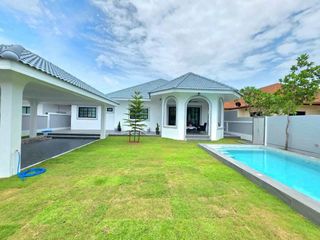 Villa zum Kauf mit 4 Zimmer in Bang Lamung, Chonburi