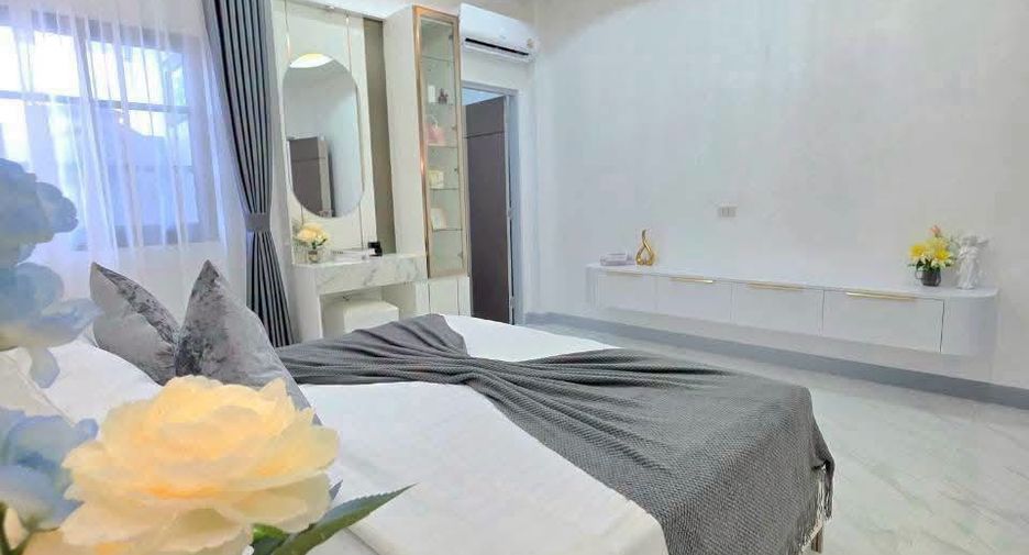 Villa zum Kauf mit 4 Zimmer in Bang Lamung, Chonburi