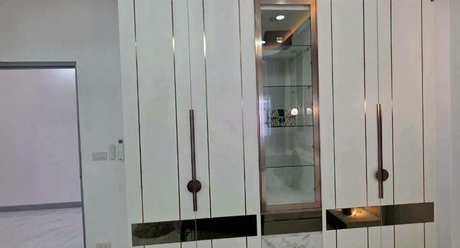 Villa zum Kauf mit 4 Zimmer in Bang Lamung, Chonburi