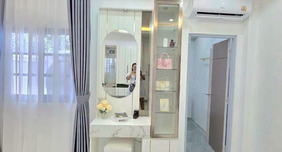 Villa zum Kauf mit 4 Zimmer in Bang Lamung, Chonburi