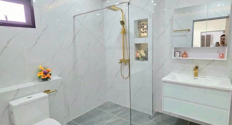 Villa zum Kauf mit 4 Zimmer in Bang Lamung, Chonburi