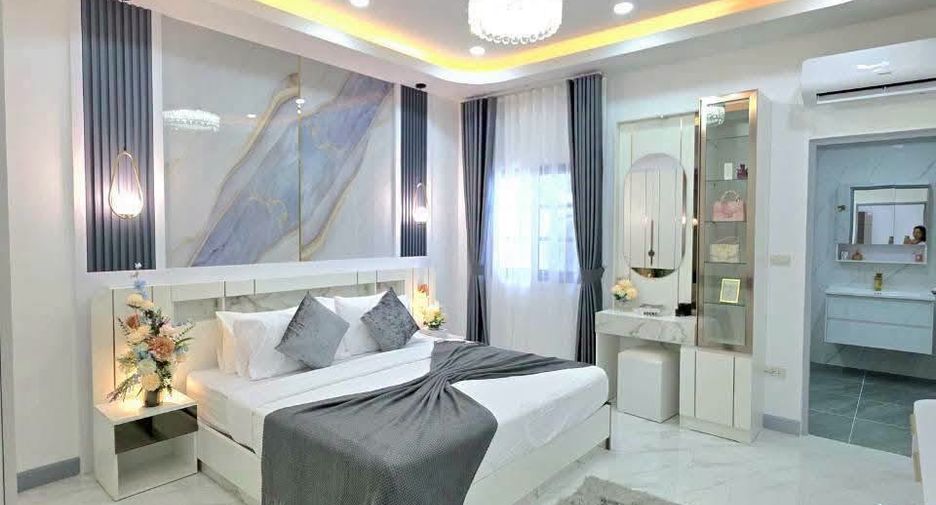 Villa zum Kauf mit 4 Zimmer in Bang Lamung, Chonburi