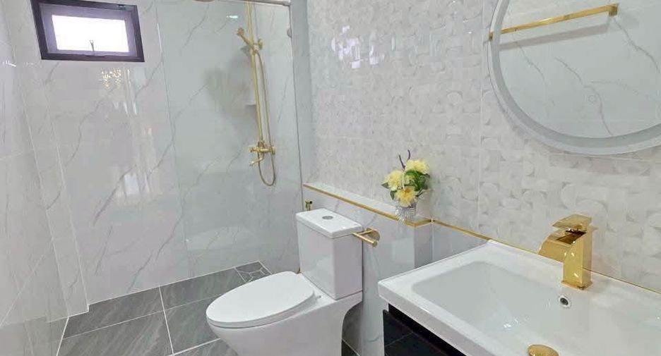 Villa zum Kauf mit 4 Zimmer in Bang Lamung, Chonburi