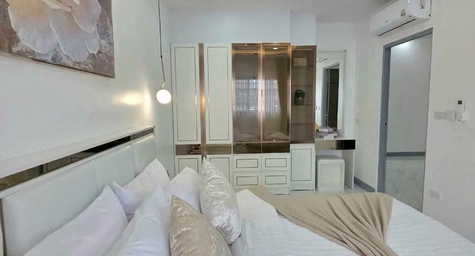 Villa zum Kauf mit 4 Zimmer in Bang Lamung, Chonburi