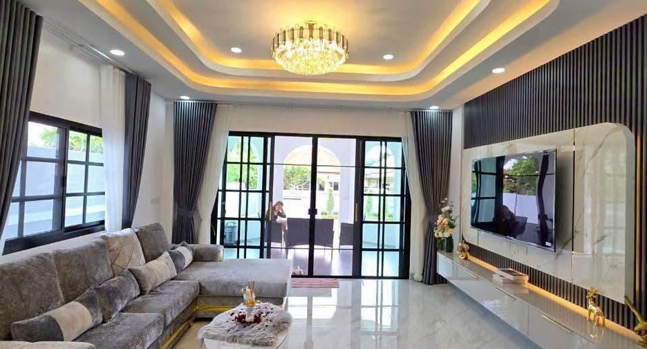 Villa zum Kauf mit 4 Zimmer in Bang Lamung, Chonburi