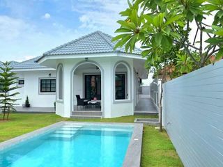 Villa zum Kauf mit 4 Zimmer in Bang Lamung, Chonburi