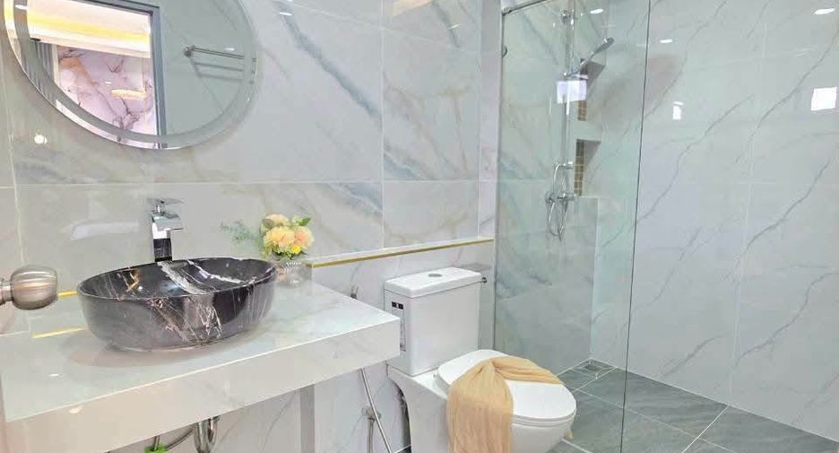Villa zum Kauf mit 4 Zimmer in Bang Lamung, Chonburi
