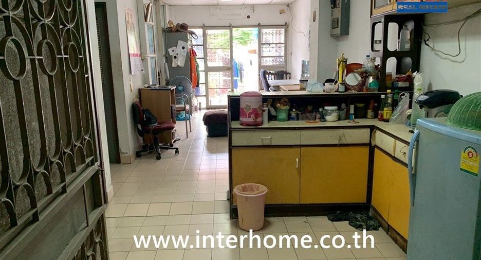 For sale 4 bedrooms townhouse in Bueng Kum, Bangkok
