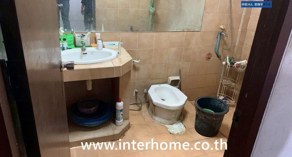 For sale 4 bedrooms townhouse in Bueng Kum, Bangkok