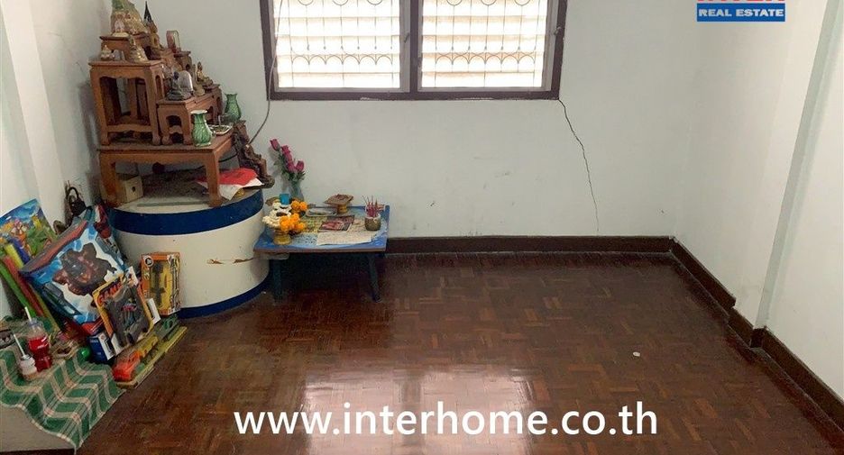 For sale 4 bedrooms townhouse in Bueng Kum, Bangkok