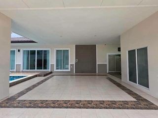 Villa zum Kauf mit Studio in Bang Lamung, Chonburi